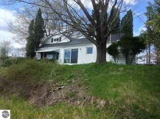 6842 N M 37, Mesick, MI 49668