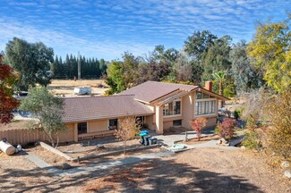 5451 Amber Ave, Clovis, CA 93619