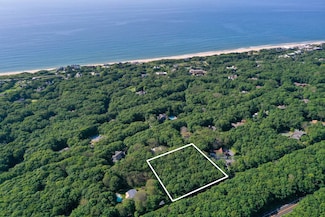 94 Laurel Dr, Montauk, NY 11954