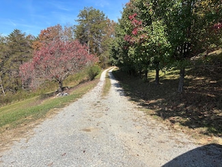 157 Snap Ln, Barbourville, KY 40906