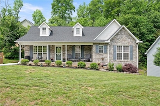 11 Shanda Ct, Thomasville, NC 27360