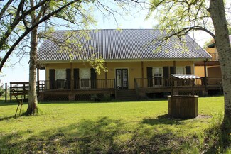 14207 Veterans Memorial Dr, Kaplan, LA 70548