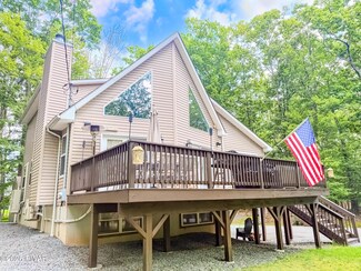 107 Firelight Ln, Lackawaxen, PA 18435