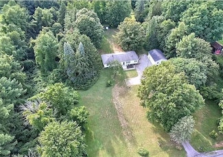9692 Summit Street Rd, Le Roy, NY 14482