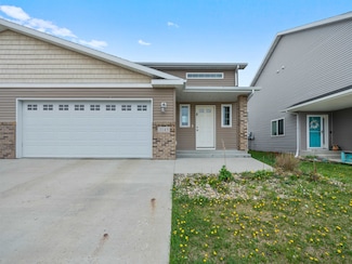 3145 8th St NE, Minot, ND 58703