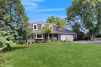 27W558 Ridgeview St, West Chicago, IL 60185