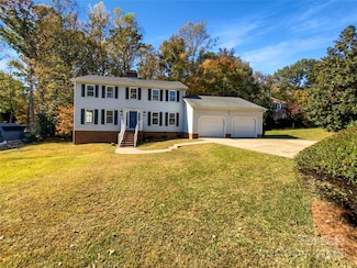 561 Briarwood Ln, Lancaster, SC 29720