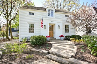 332 E Harrison Ave, Wheaton, IL 60187