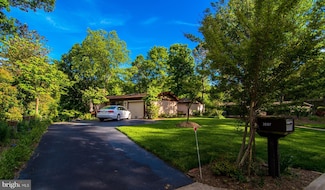 3007 Sevor Ln, Alexandria, VA 22309