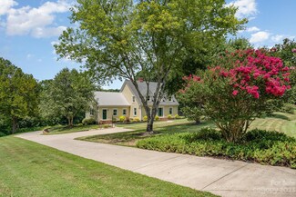 1311 Forest Bluff Dr, Midland, NC 28107