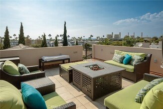 607 N Guadalupe Ave Unit B, Redondo Beach, CA 90277