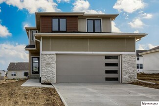 12117 S 111th Ave, Papillion, NE 68046