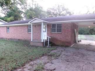 310 Lange St, Leachville, AR 72438
