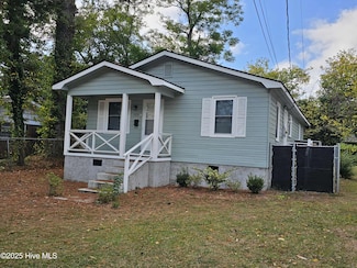 303 W 7th St, Washington, NC 27889