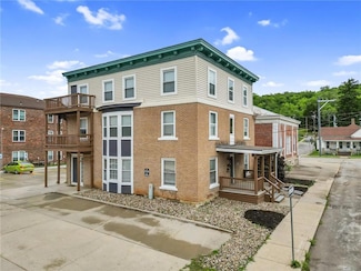 106 Saratoga St, Excelsior Springs, MO 64024