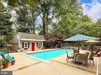 7221 Timber Ln, Falls Church, VA 22046