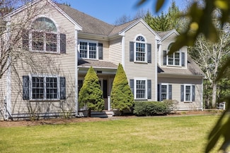 66 Frog Pond Close, Mashpee, MA 02649