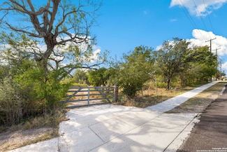 718 W Villaret Blvd, San Antonio, TX 78224