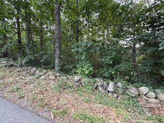 92 Hill St, Millville, MA 01529