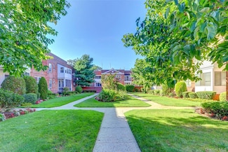 285 Central Ave Unit D-7, Lawrence, NY 11559