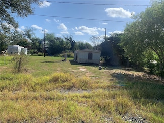 203 Palmetto St, Refugio, TX 78377
