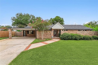 101 Levee View Dr, River Ridge, LA 70123