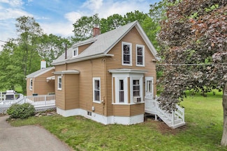3 Broadway St, Rochester, NH 03868