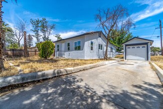 2214 Berkeley St, Bakersfield, CA 93305