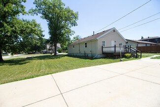 619 Cayuga St, Joliet, IL 60432