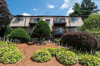 1 Silvestri Cir Unit 20, Derry, NH 03038