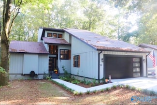13 Serenity St, Guntersville, AL 35976