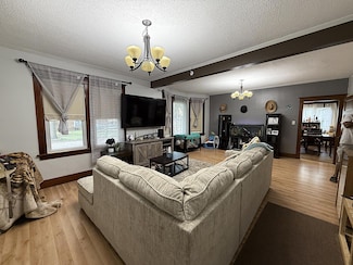 202 S 6th St, Montevideo, MN 56265