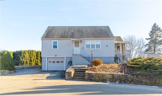 4 Heritage Cir, Johnston, RI 02919