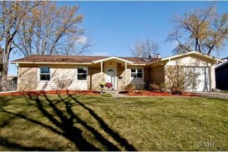848 E Cooper Dr, Palatine, IL 60074
