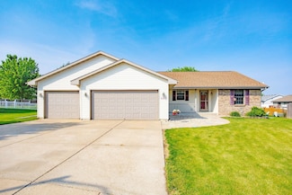 4343 Edgeview Ct, Janesville, WI 53545