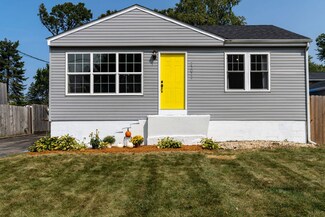 25622 W Grant Ave, Ingleside, IL 60041