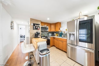 33 Adult Dr, Moonachie, NJ 07074