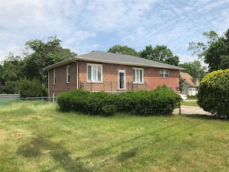 514 Sweet Hollow Rd, Melville, NY 11747