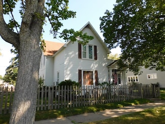 606 W 2nd St, Merrill, WI 54452
