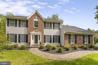 990 Galen Ln, Schwenksville, PA 19473