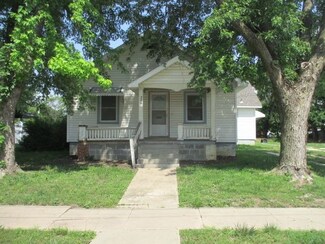 220 Walnut St, Marion, KS 66861