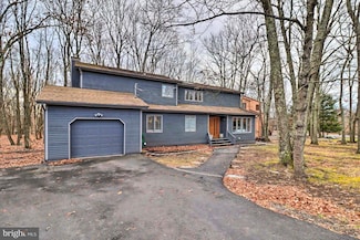 366 Hyland Dr, East Stroudsburg, PA 18301
