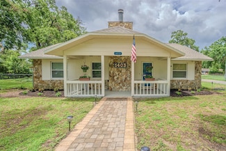 1403 E Tomlin St, Plant City, FL 33563