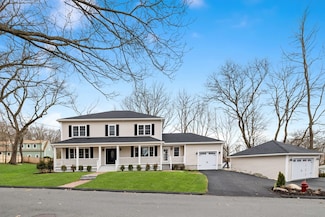 21 Mccullough Rd, Saugus, MA 01906