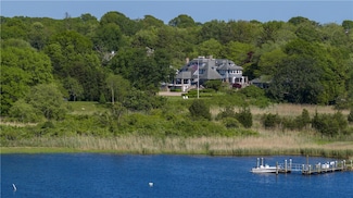 121 Avondale Rd, Westerly, RI 02891