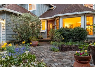 8152 SW Ashford St, Portland, OR 97224