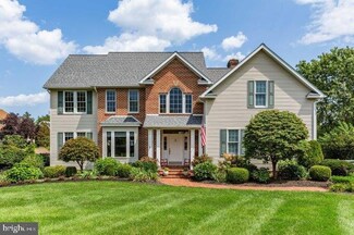 51 Golfview Dr, Lewisburg, PA 17837