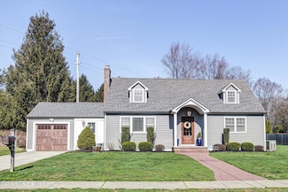 6 Orchard St, Red Bank, NJ 07701