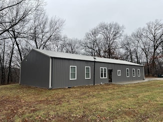 6 County Road 6, Mound Station, IL 62375