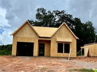318 Gray St, Opelika, AL 36801